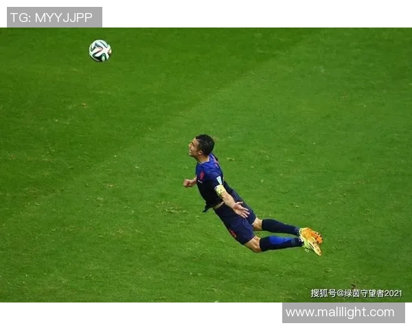 绿茵巅峰瞬间足球中锋球星个人进球与精彩表现集锦