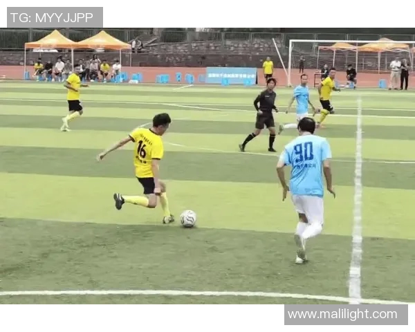 退役足球明星亲临见面活动畅谈绿茵岁月共享荣耀时刻 退役足球明星亲临见面活动畅谈绿茵岁月共享荣耀时刻